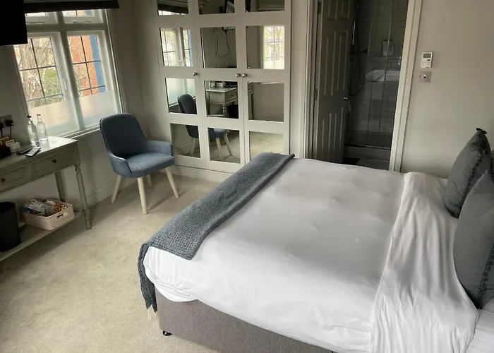 The Bridge Pub & Rooms