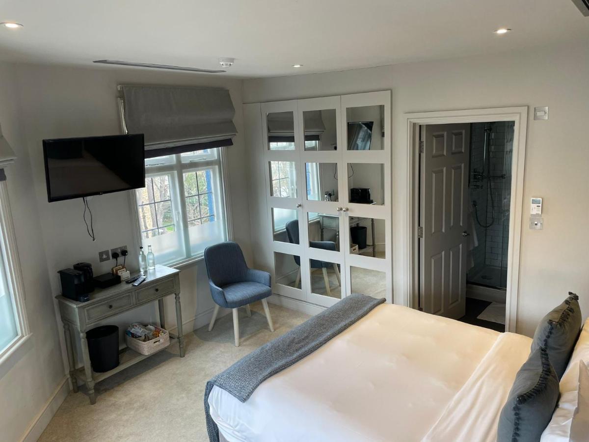 The Bridge Pub & 4* Londra